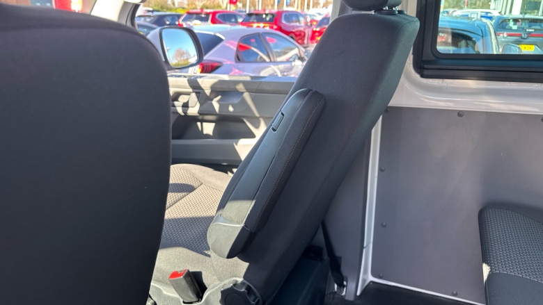 Volkswagen Transporter T32 Swb Diesel 2.0 TDI 110 Highline Kombi Van